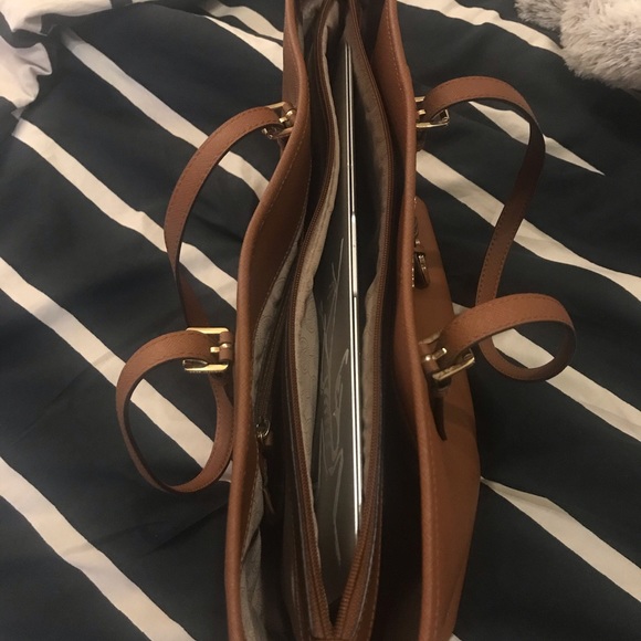 “SOLD”Authentic Michael Kors Jet Set bag - Picture 10 of 11